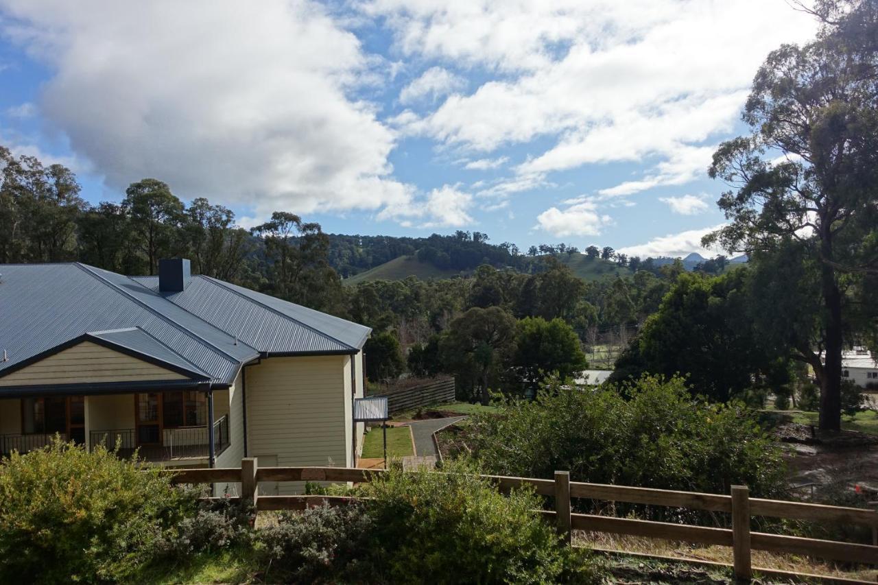 Elkanah Lodge And Conference Centre Marysville Exterior photo